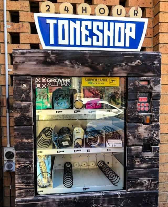 Useful vending machine for guitarists