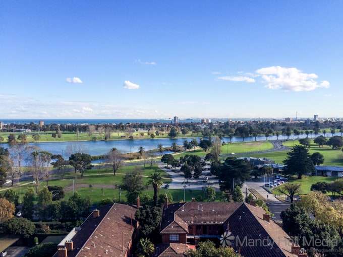 Albert park lake melbourne
