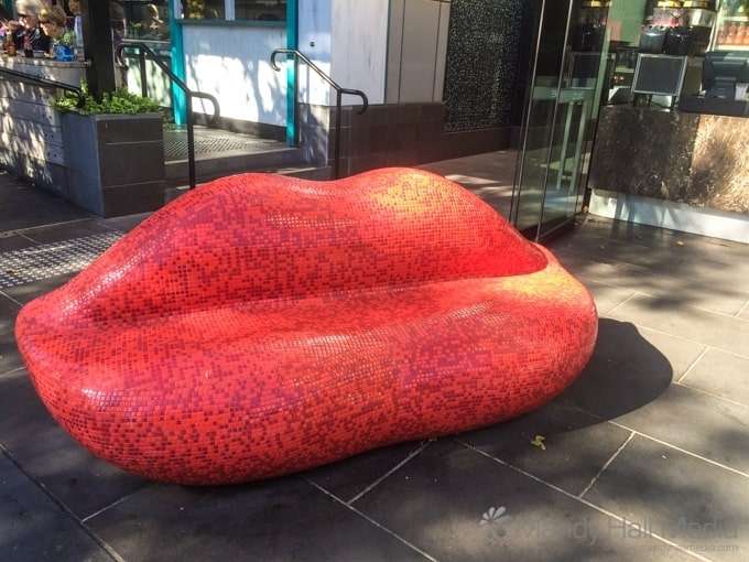 Lips chair