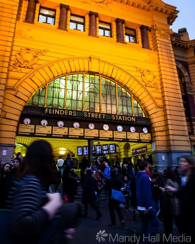 Flinders st station at rush hour